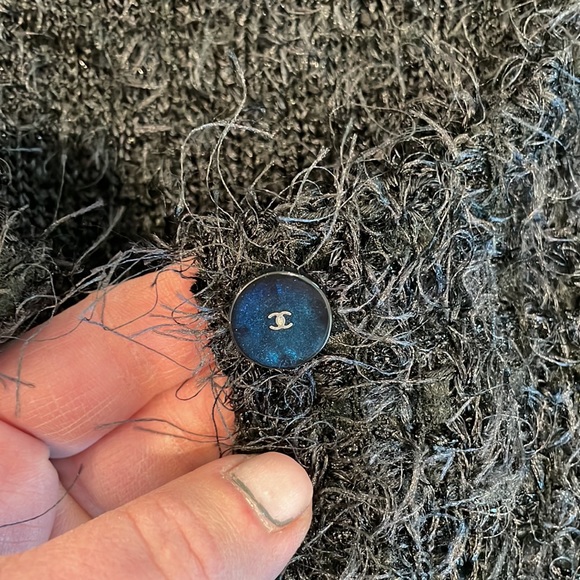 Chanel sweater set - Picture 10 of 11